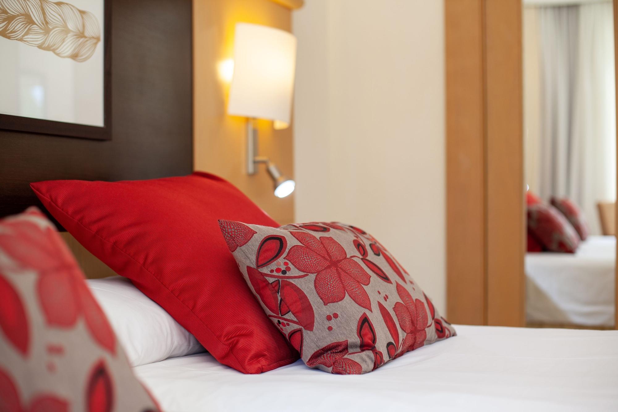 Grupotel Aguait Resort & Spa - Adults Only Кала Ратхада Екстериор снимка