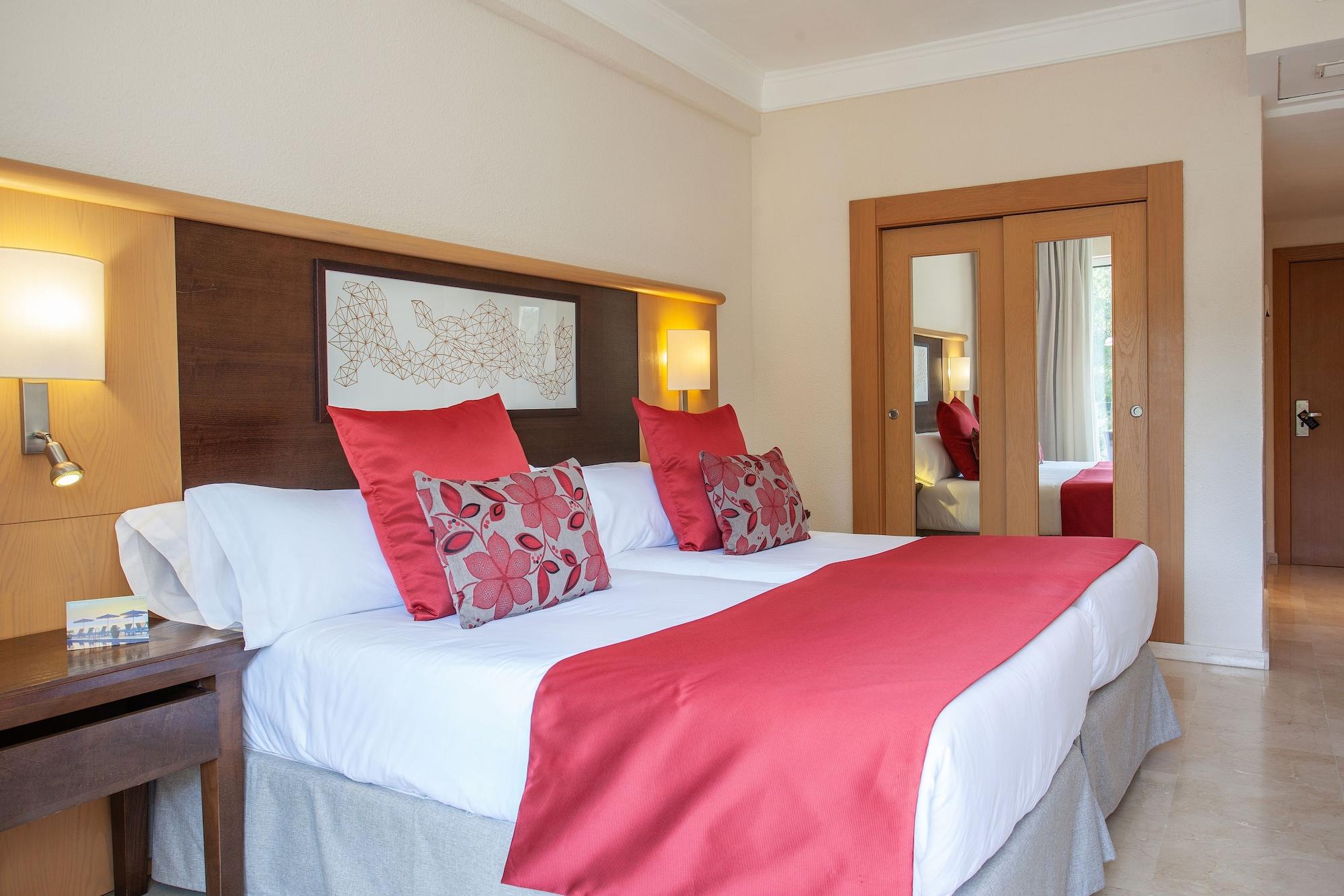 Grupotel Aguait Resort & Spa - Adults Only Кала Ратхада Екстериор снимка