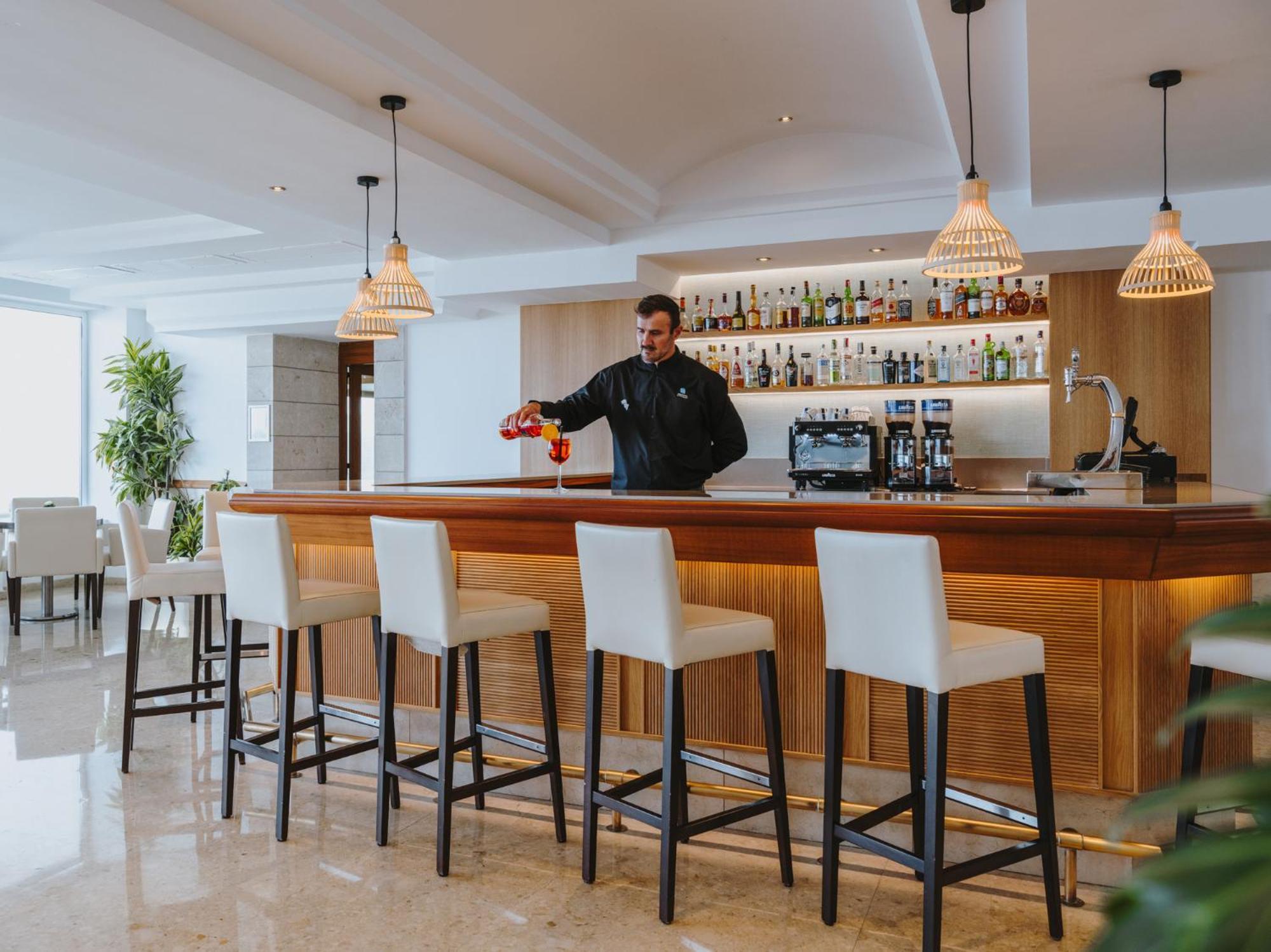 Grupotel Aguait Resort & Spa - Adults Only Кала Ратхада Екстериор снимка
