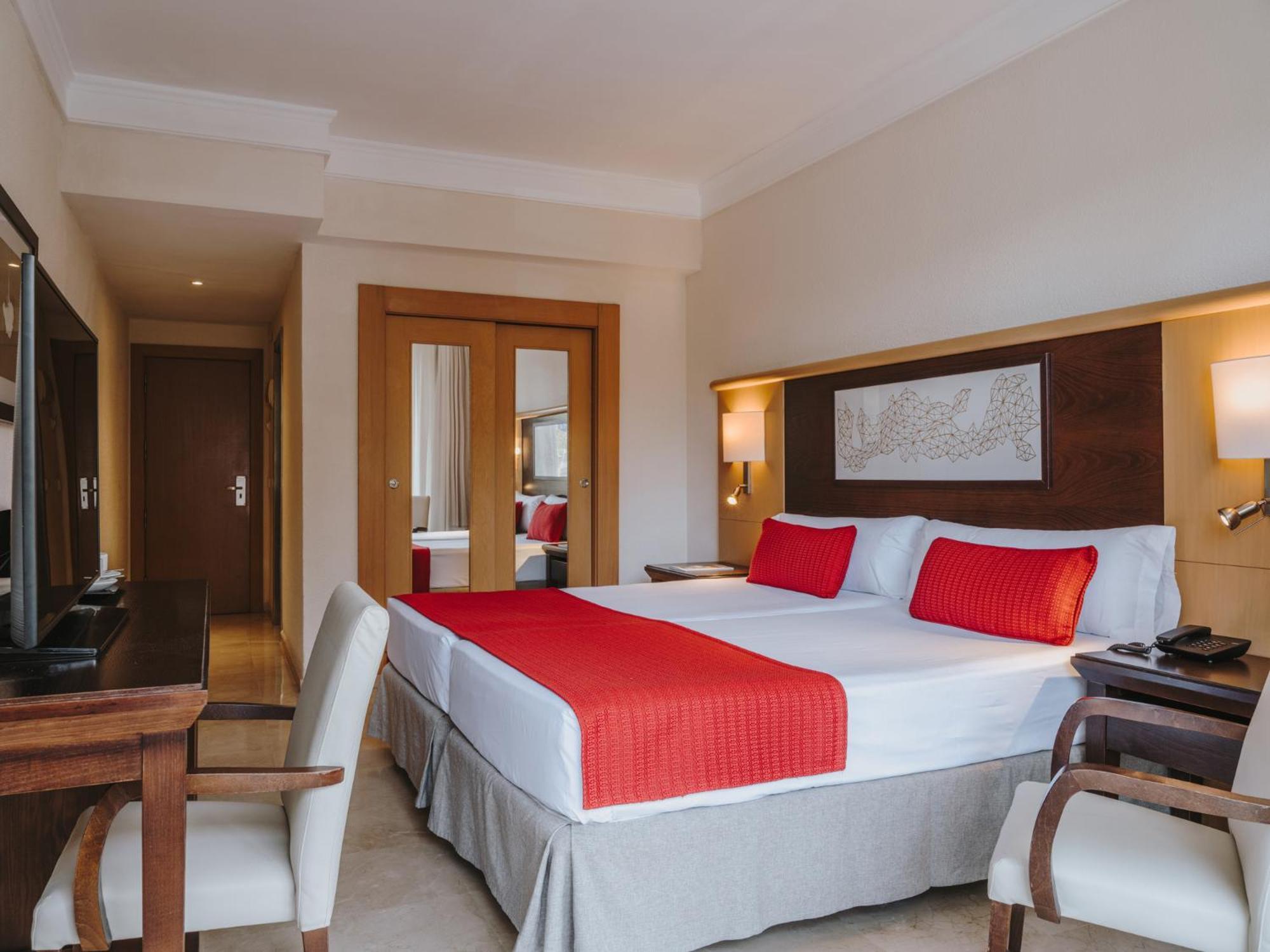 Grupotel Aguait Resort & Spa - Adults Only Кала Ратхада Екстериор снимка
