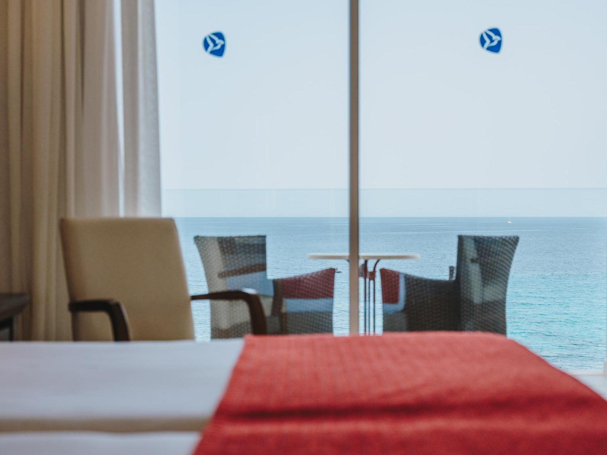 Grupotel Aguait Resort & Spa - Adults Only Кала Ратхада Екстериор снимка