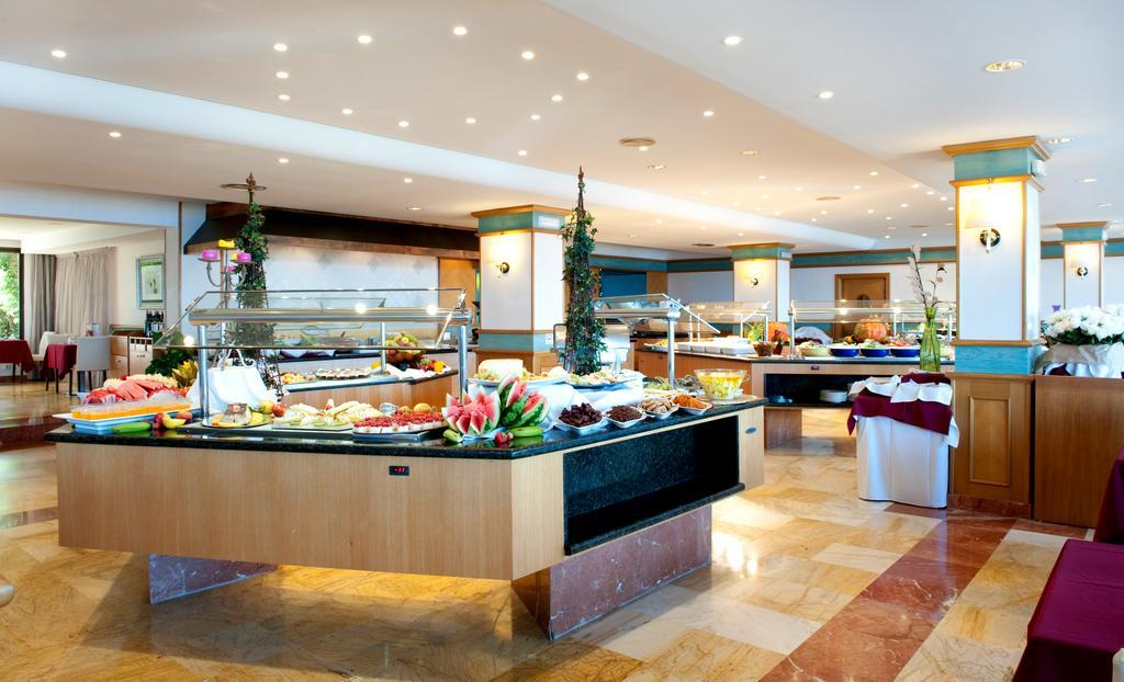 Grupotel Aguait Resort & Spa - Adults Only Кала Ратхада Екстериор снимка